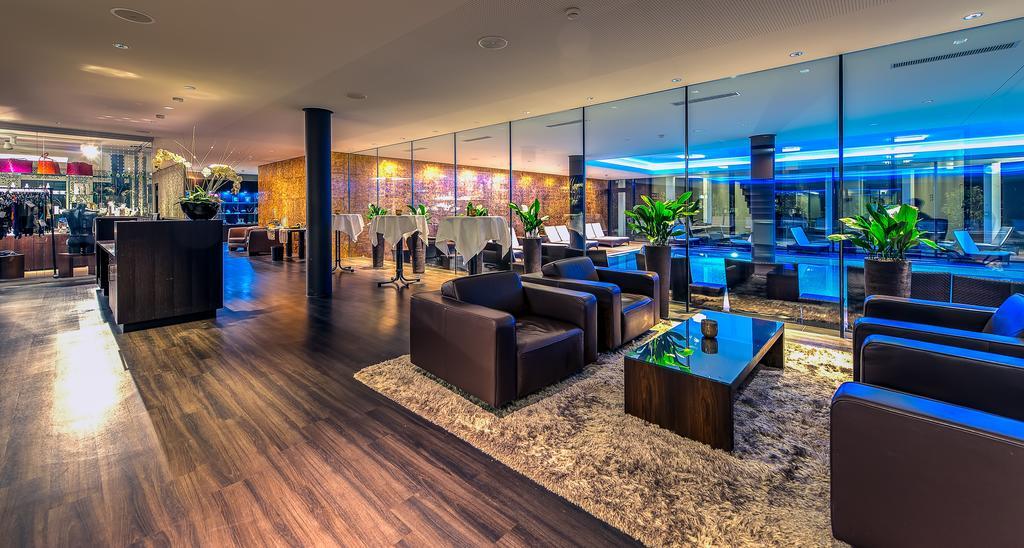 Small Luxury Hotel Wellnesshotel Golfpanorama Lipperswil Exterior photo