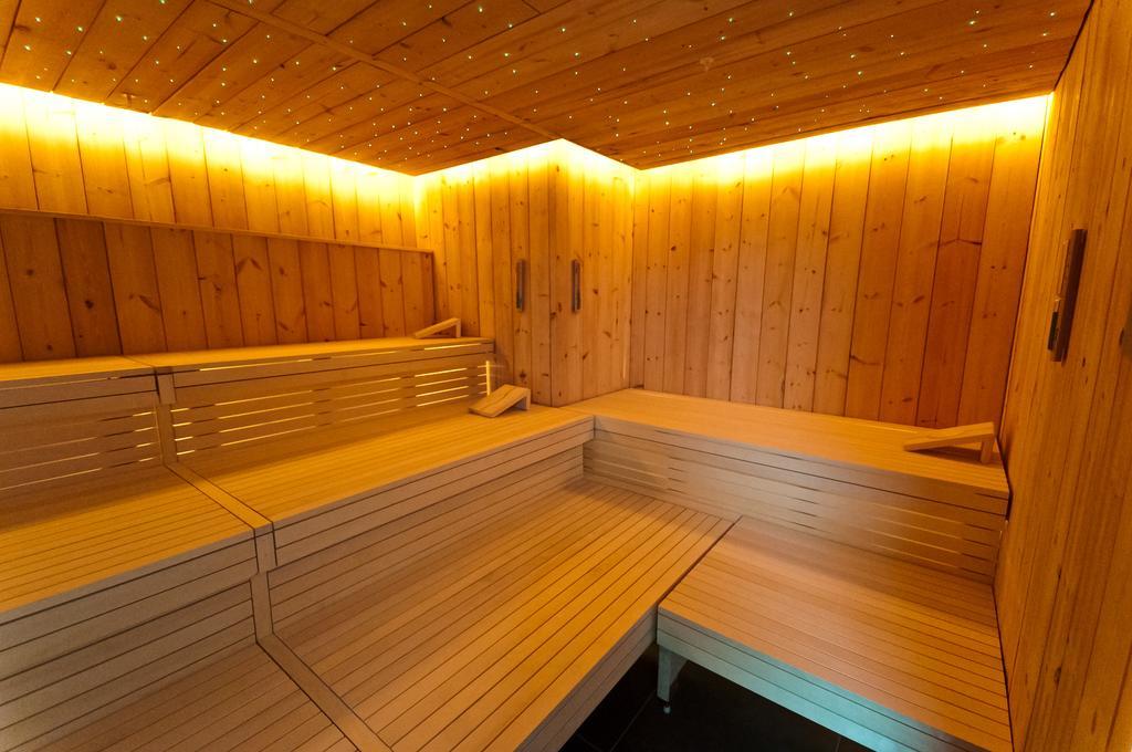 Small Luxury Hotel Wellnesshotel Golfpanorama Lipperswil Exterior photo