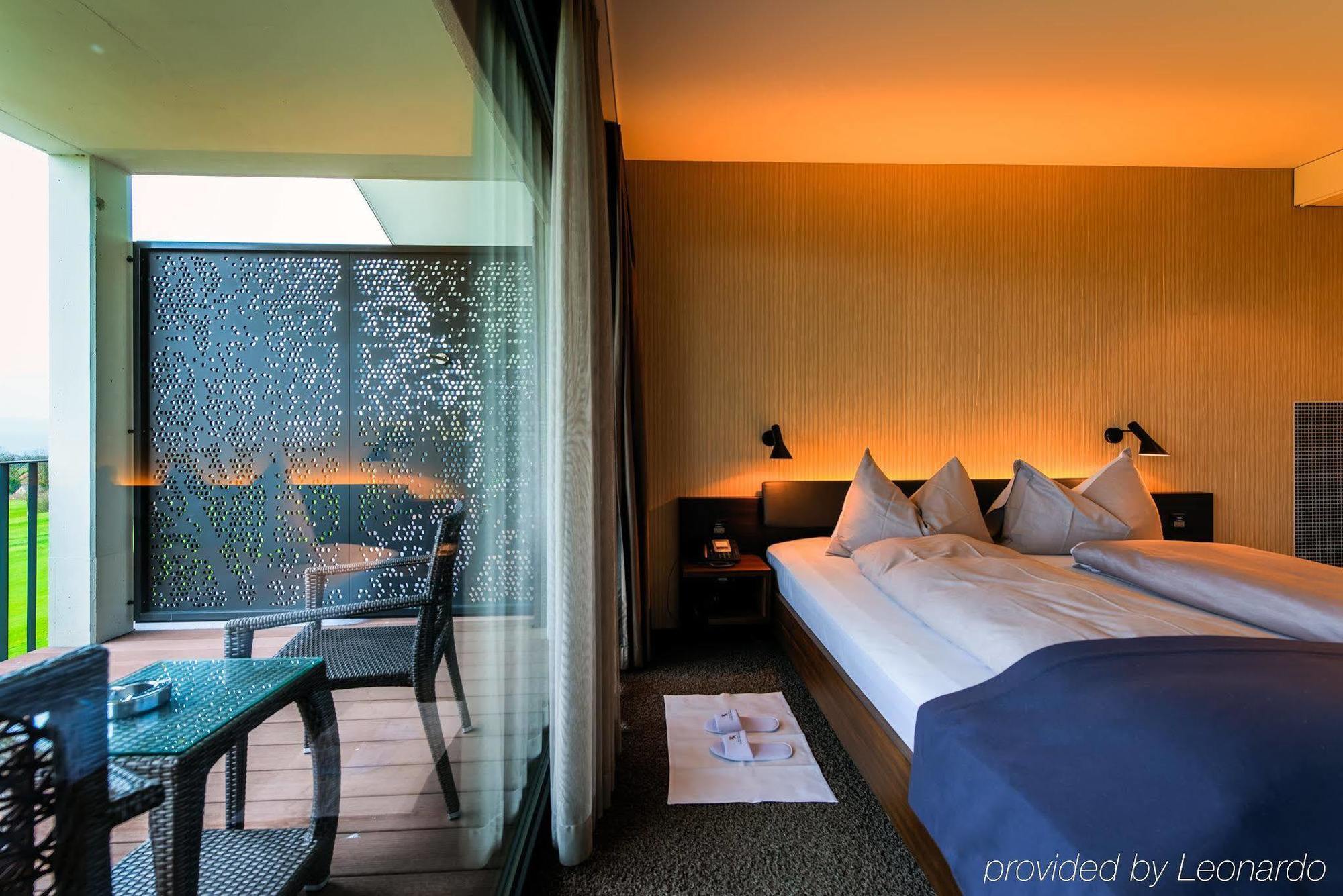 Small Luxury Hotel Wellnesshotel Golfpanorama Lipperswil Exterior photo