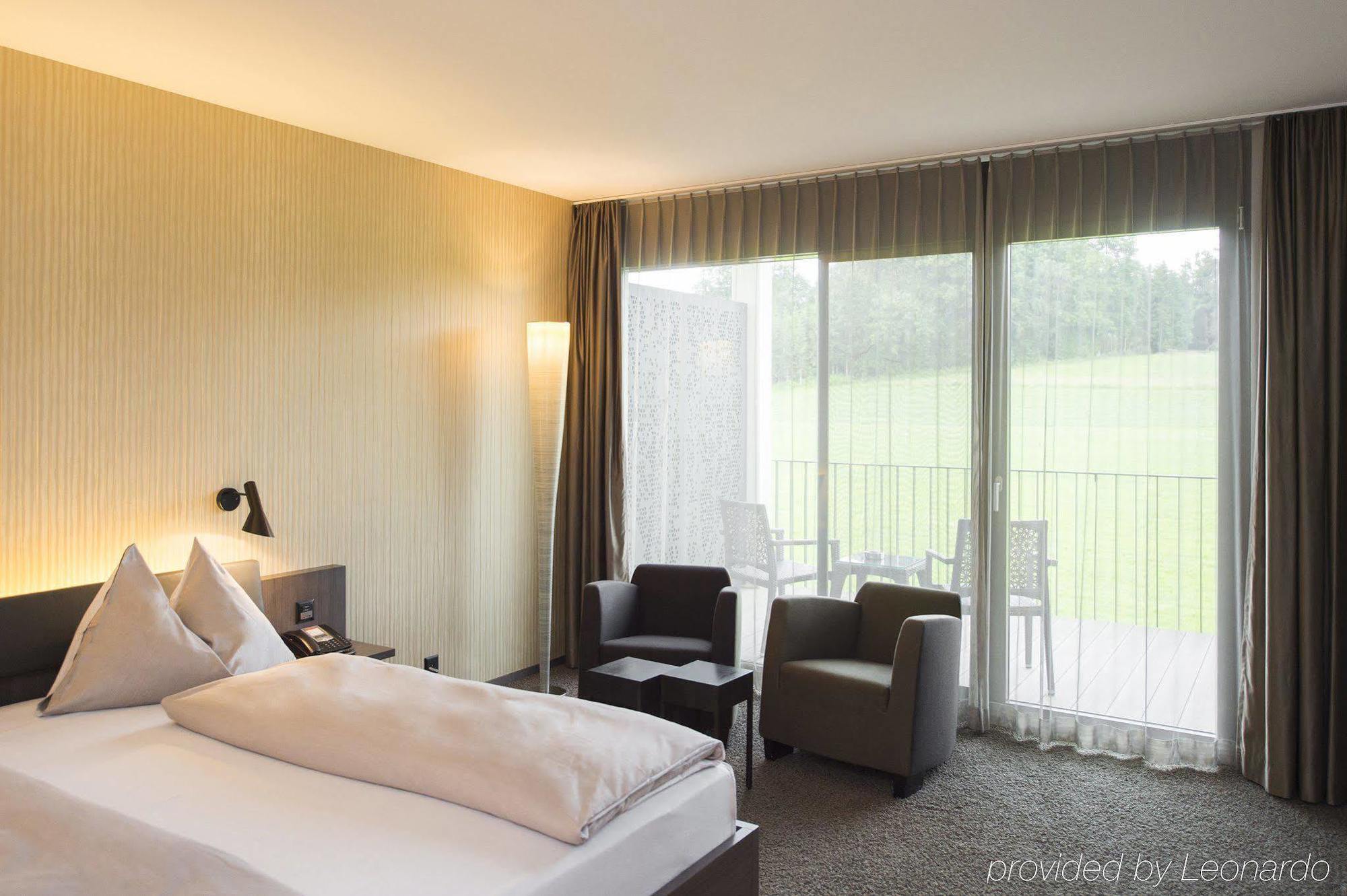 Small Luxury Hotel Wellnesshotel Golfpanorama Lipperswil Exterior photo
