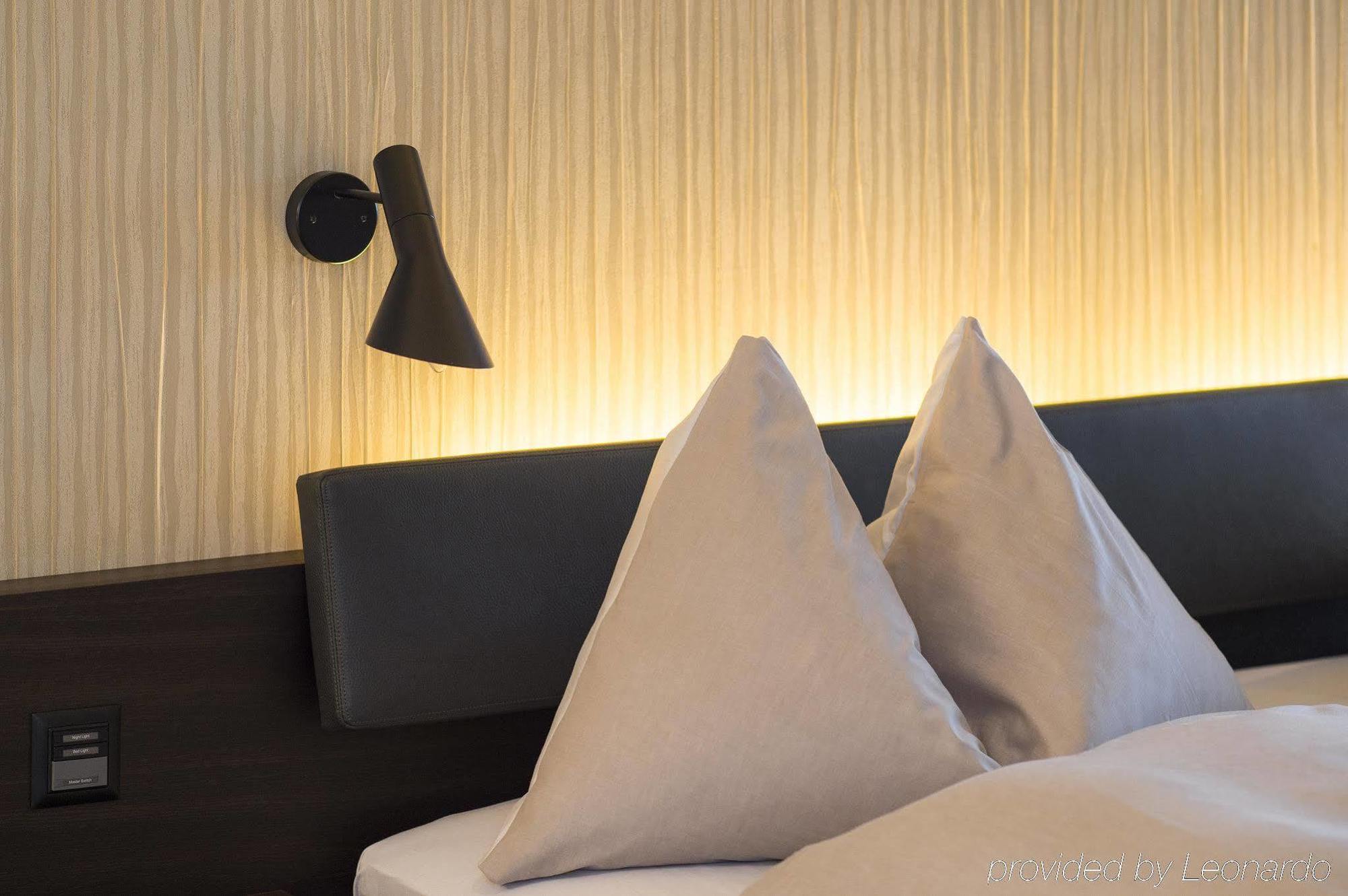 Small Luxury Hotel Wellnesshotel Golfpanorama Lipperswil Exterior photo