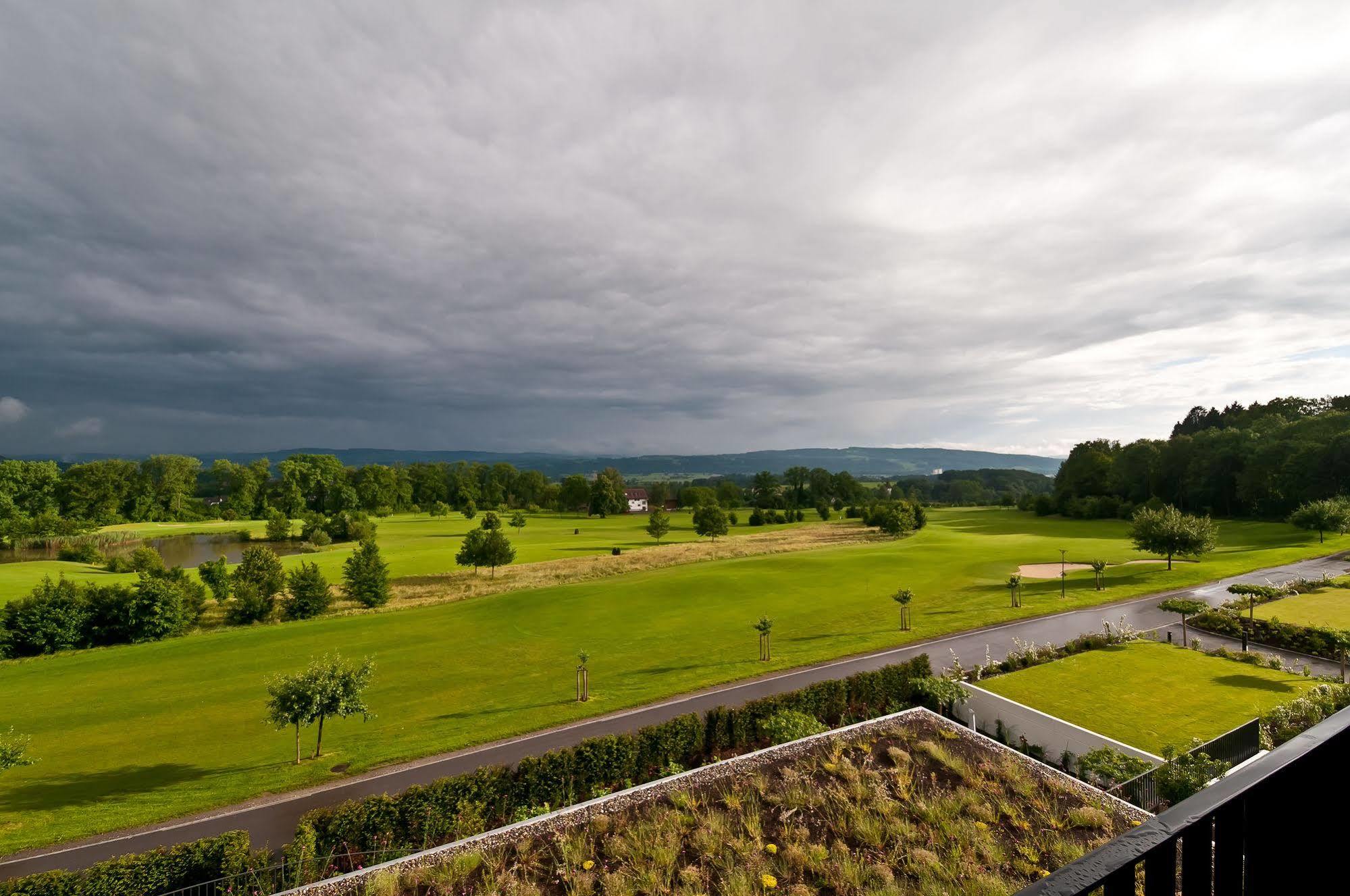 Small Luxury Hotel Wellnesshotel Golfpanorama Lipperswil Exterior photo